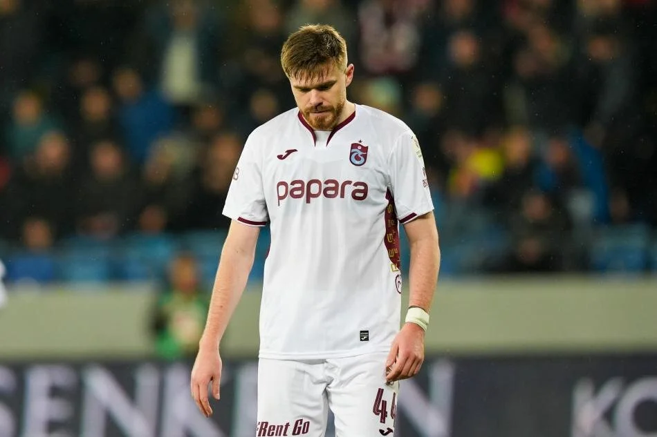 Bu kapsamda Fenerbahçe’nin, Trabzonspor forması giyen Roman Batagov’u transfer listesine aldığı öğrenildi. Sarı-lacivertlilerin, Oosterwolde’nin olası ayrılığına karşı Batagov için bordo-mavili kulüple temas kurmayı planladığı ifade ediliyor.