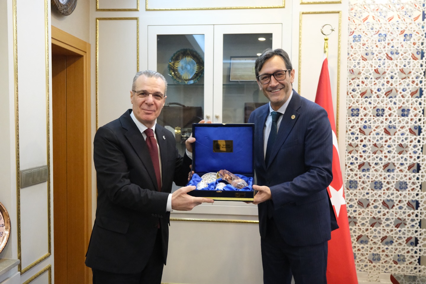 629376205 18071182637410163 3693994391324245745 N