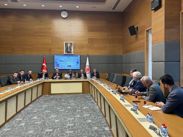 631363324 18302982466261951 5132810181702724359 N