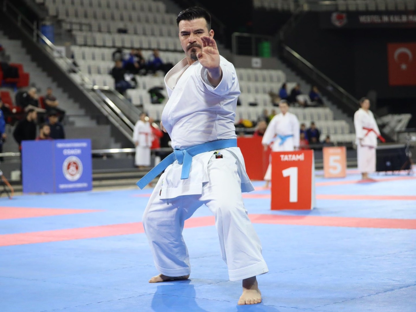 640846361 18072688913410163 2727297509025784372 N