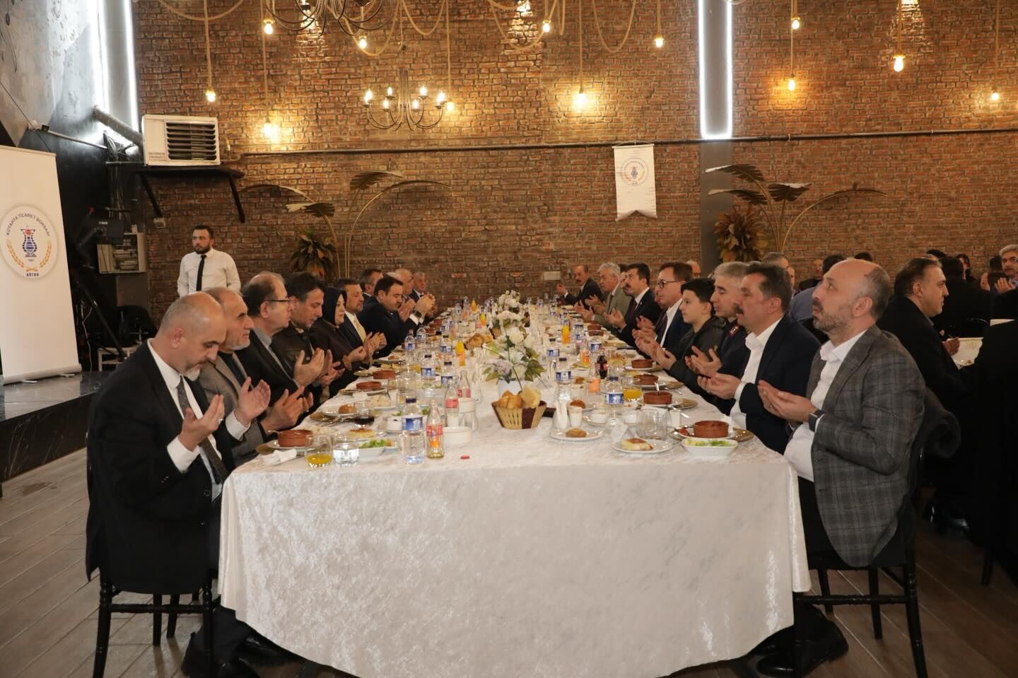 641298144 18174341149379467 1993004927125991350 N