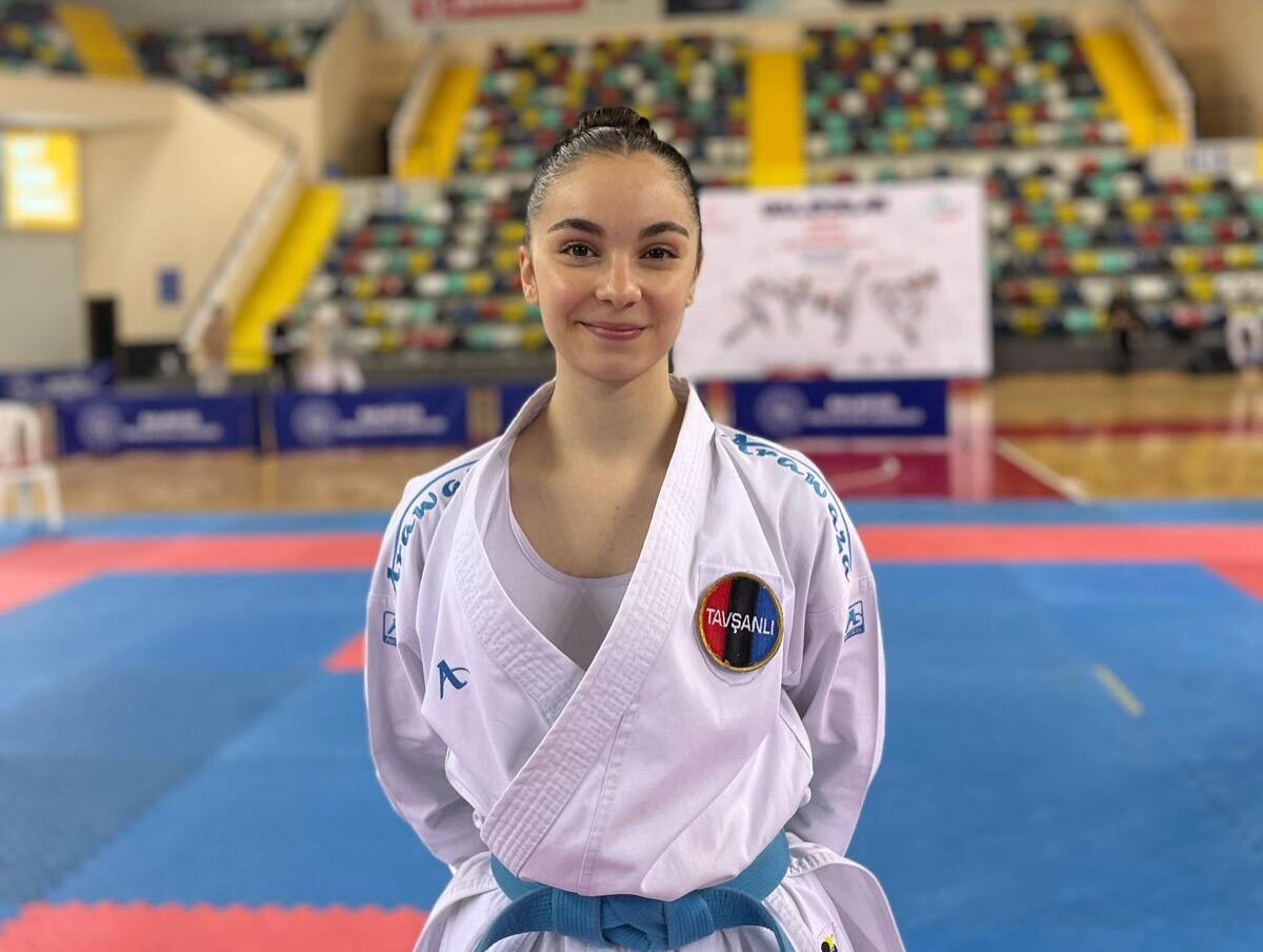 642456933 18072779891410163 4856241827310590844 N