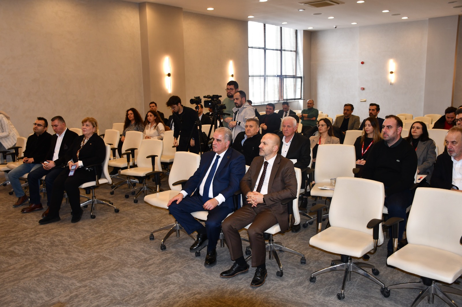 97815373 Ef40 41C5 82A7 8B57F62E7Ed5