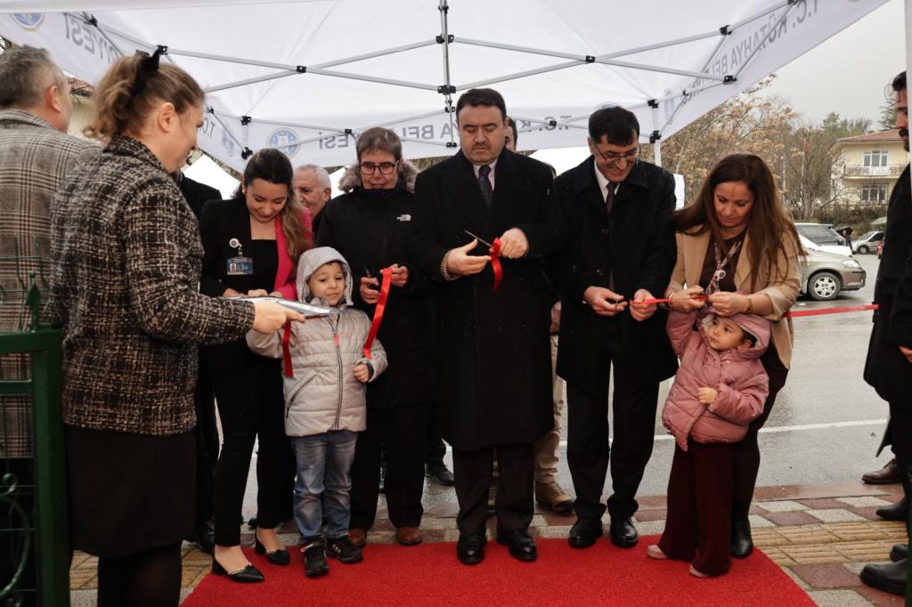 Ee8E581E 0C24 4493 Befb 5D43Daa67Af6