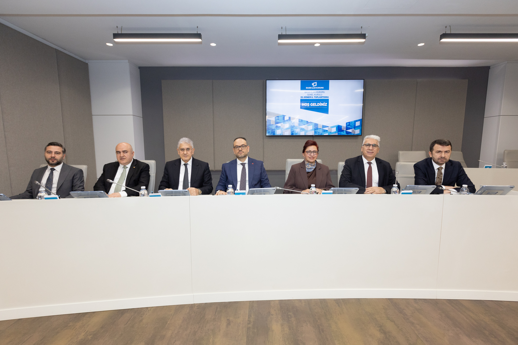 H A3W Hfu Xs A A Wu Q8