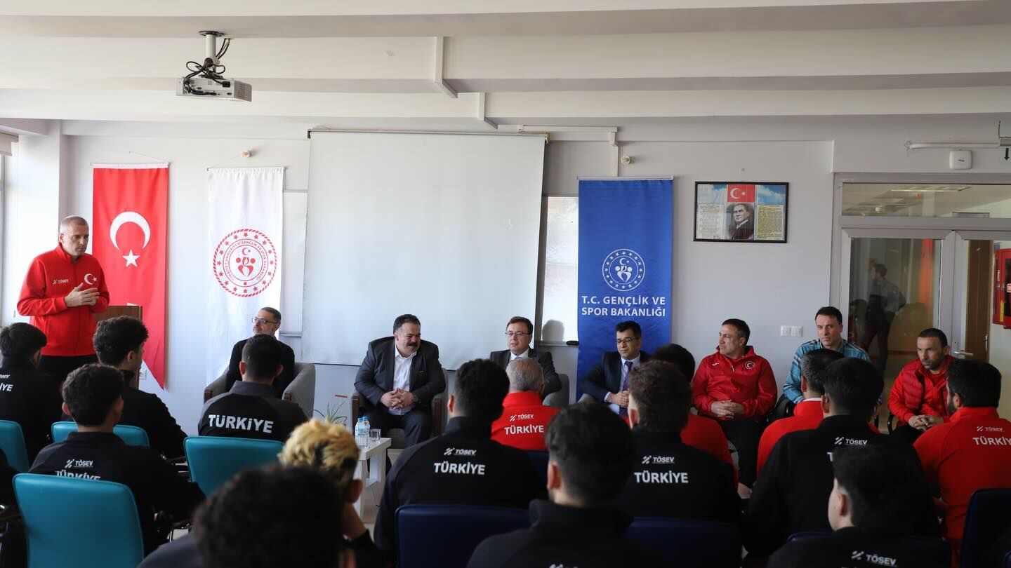 658829642 17986998953970242 615853083095623403 N