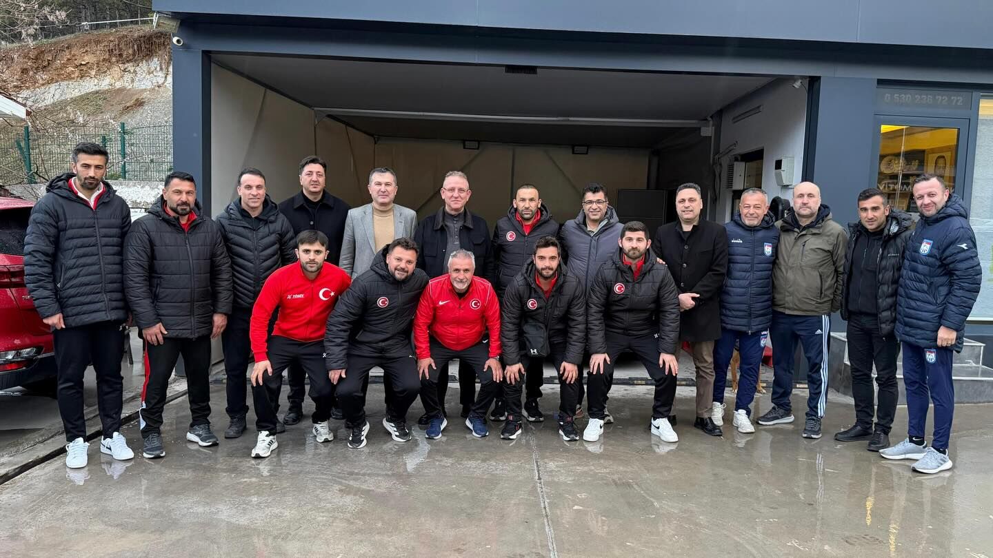 659014853 17986999094970242 8285829057089044456 N