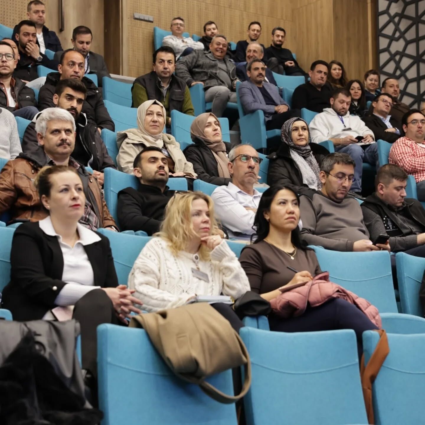 659481773 18419015974134776 4394333241440000184 N