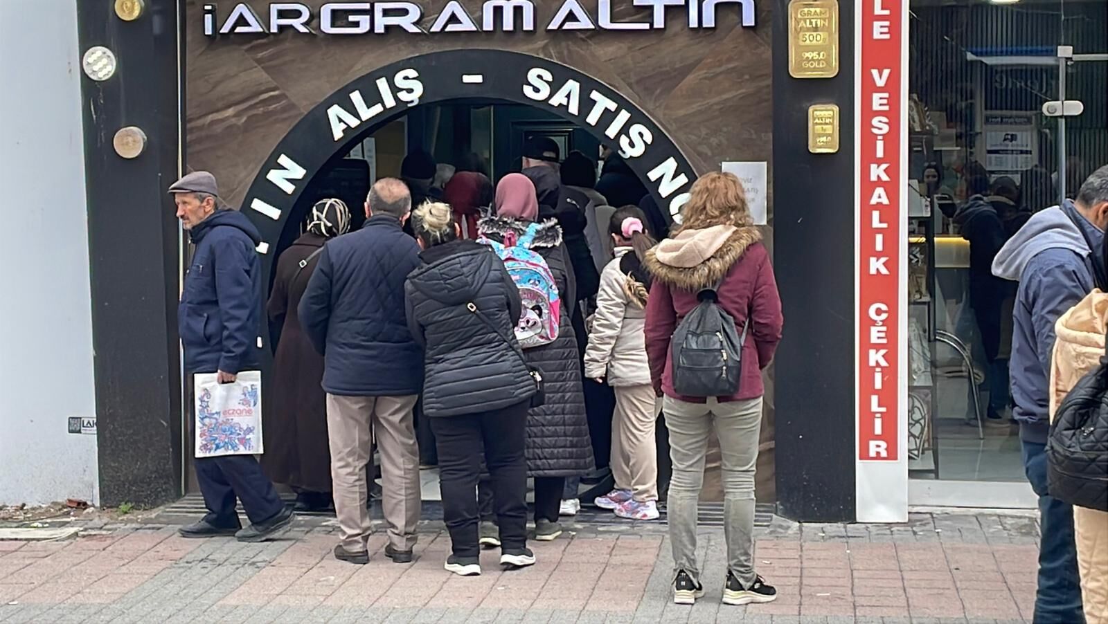 E3E1A787 7037 495B A832 34D4539F4B79