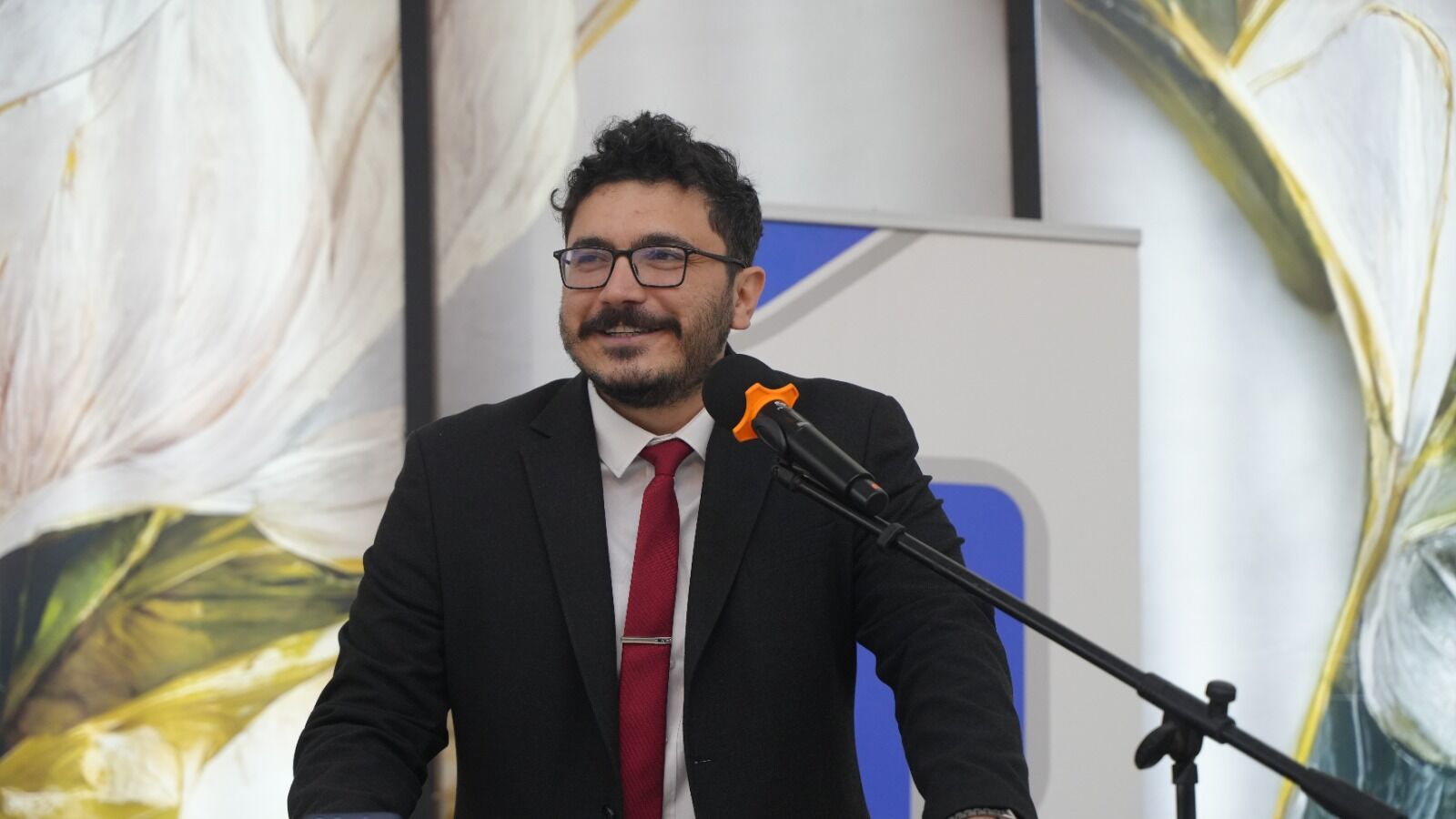 F9E5Ce3E B240 4C16 B0Cf F43A08A154A6