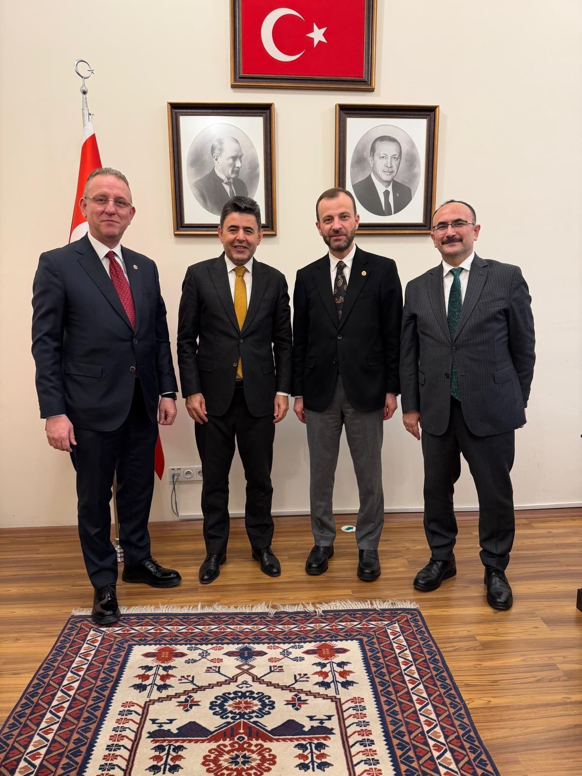 H E M Y H27 W U A Aw I Km