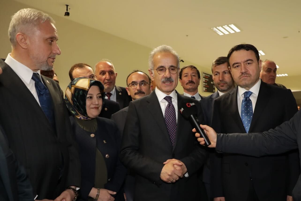 658906885 18315097942255104 8529328214993418390 N