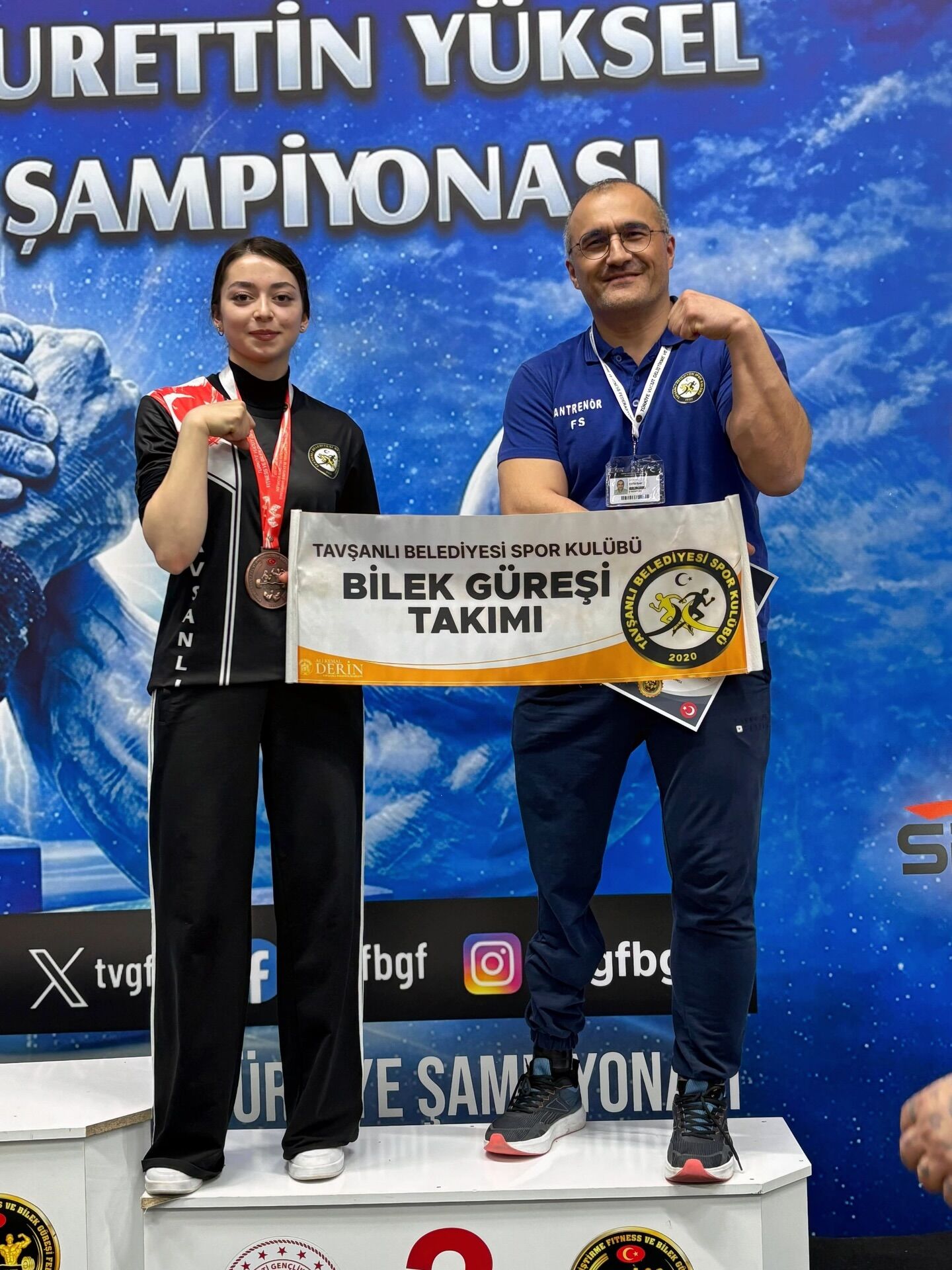 669654734 18077863355410163 4478396454836200733 N