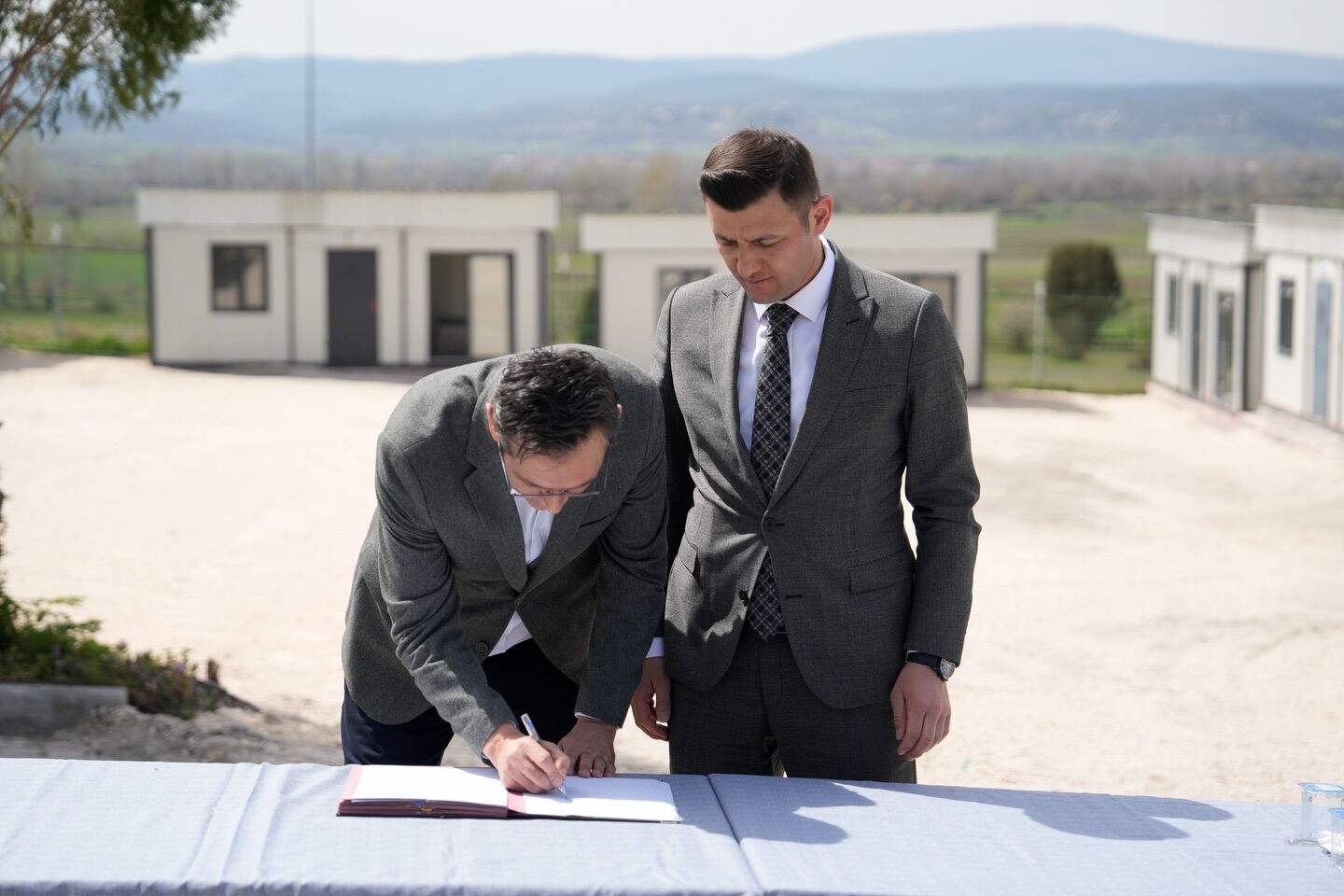 669871053 18078073214410163 9096257299622775315 N