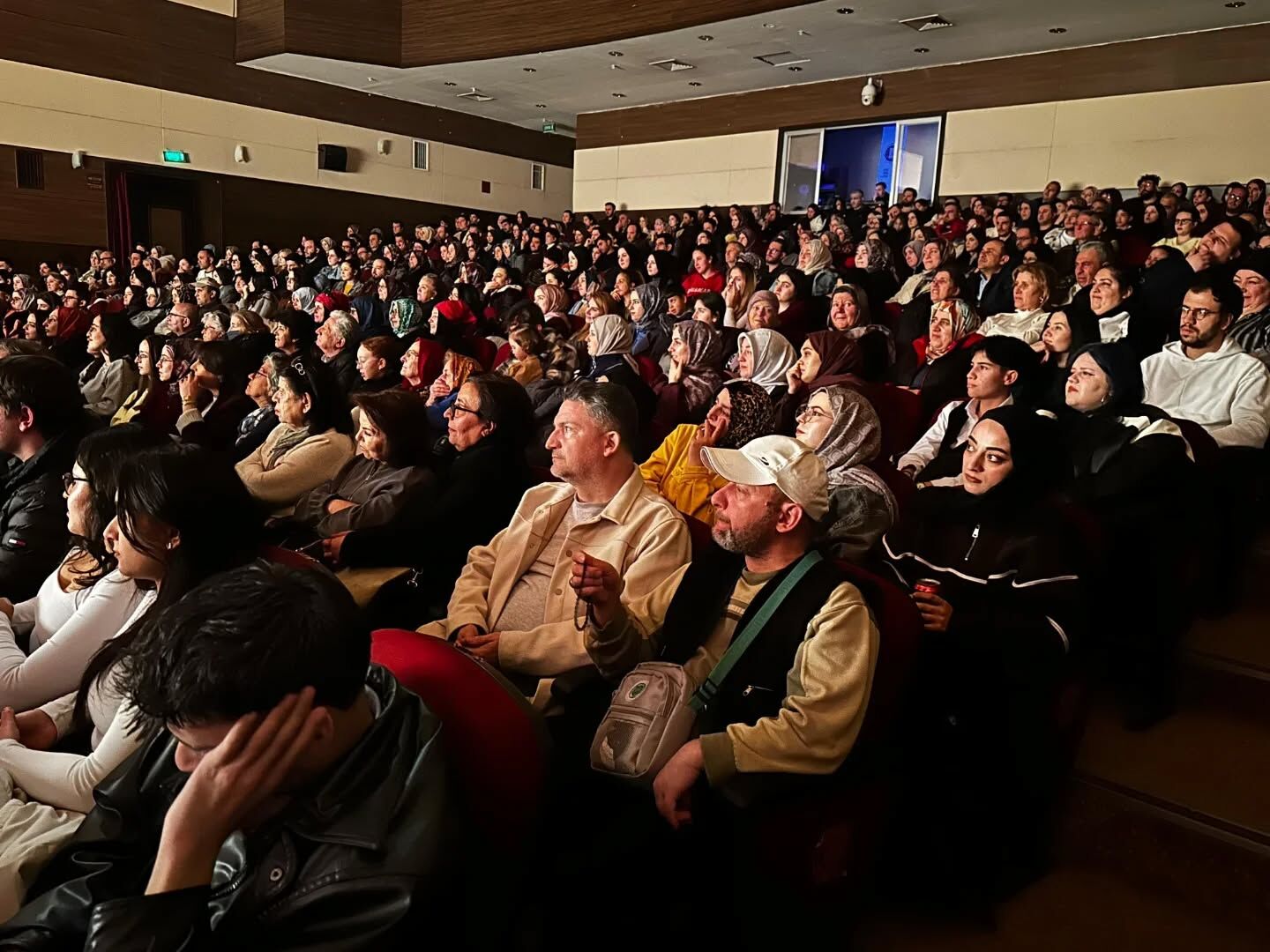 669896165 18421244710134776 7833388584872822037 N