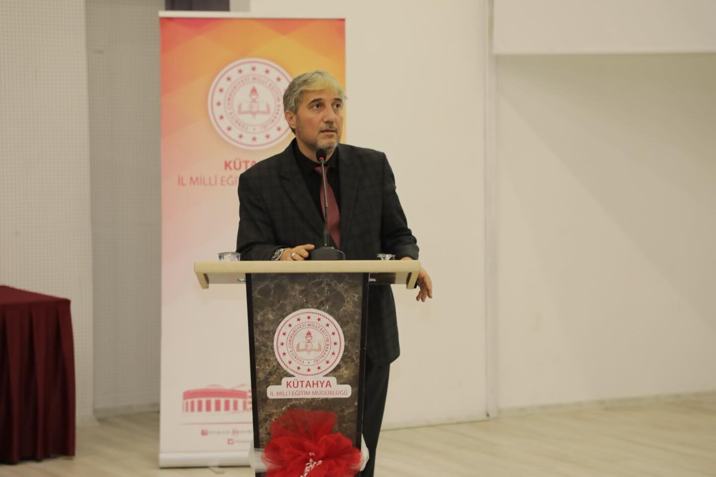 671043503 18180580933379467 8386716744115639358 N