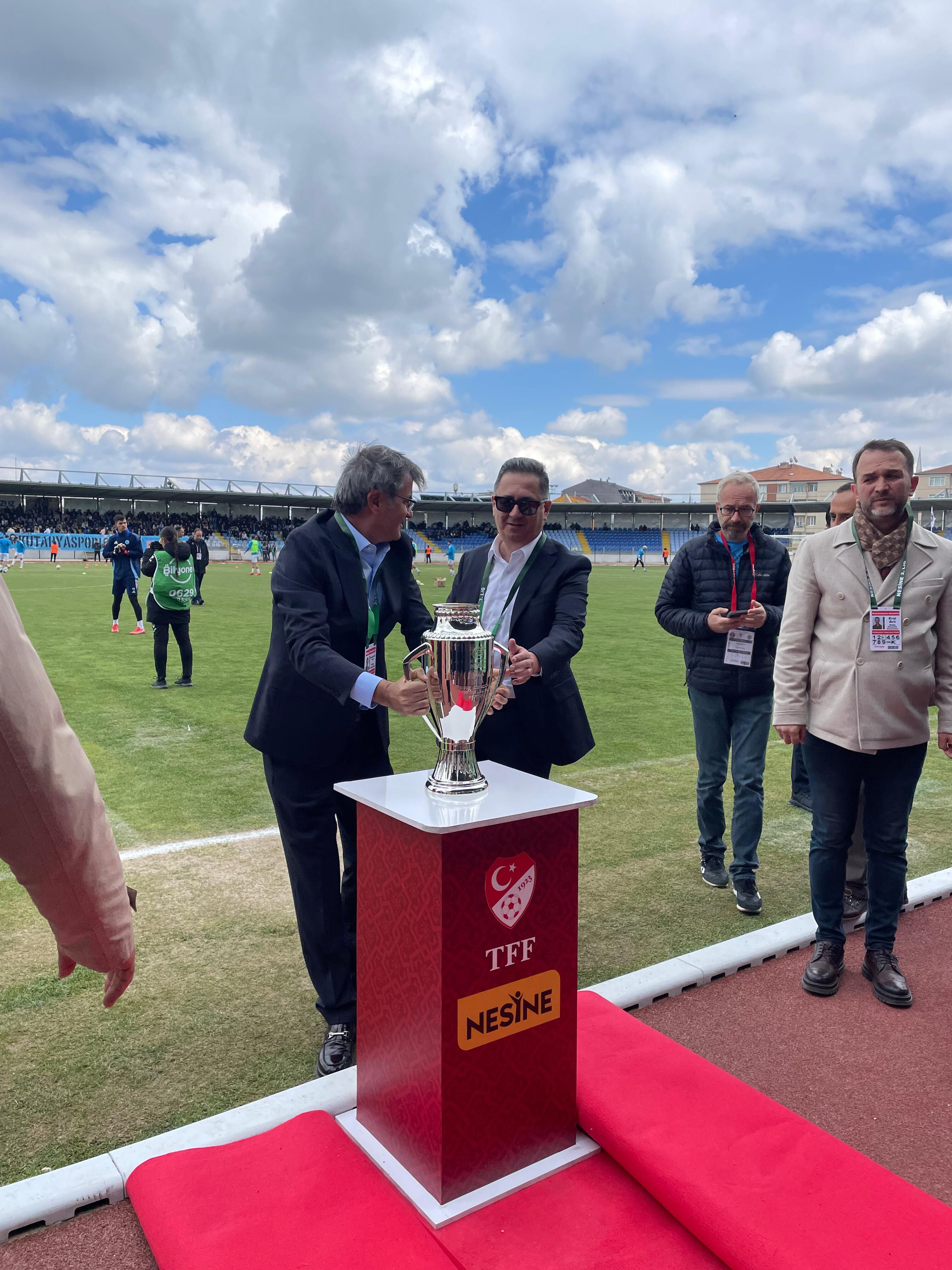 852Cb387 D037 4D23 8E55 D0145Af4B09A