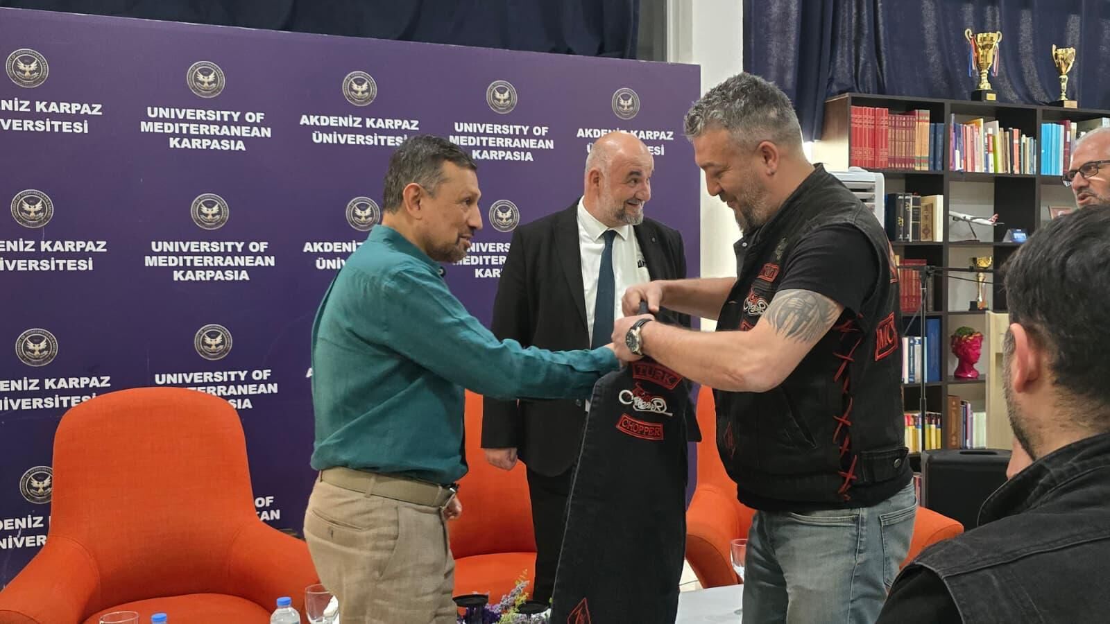 8842F45A 308D 4495 9649 A2760B1582Ed