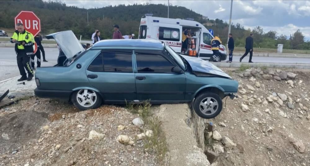 Kütahya'da can pazarı yaşandı! Kazada 3 Kişi Yaralandı