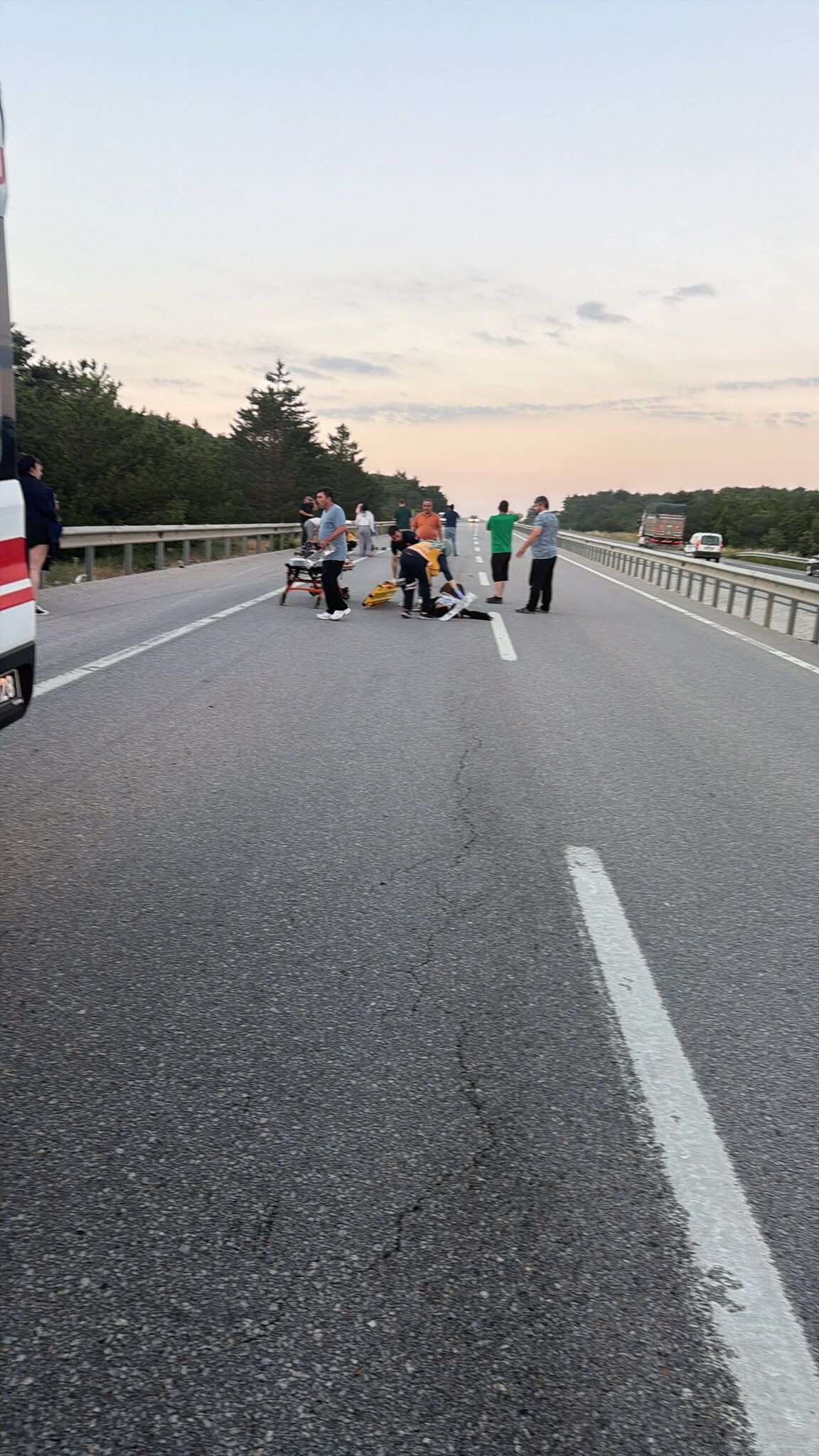 Kütahya’da Aynı Aileden 4 Kişi Yola Savruldu!  “Bize Çarpan Sürücü Dışarıda”