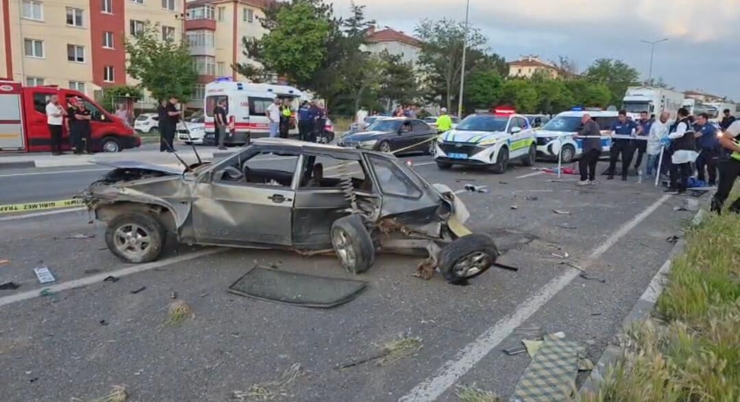 Kütahya-Afyonkarahisar Karayolunda Feci Kaza: 1 Ölü, 2 Yaralı