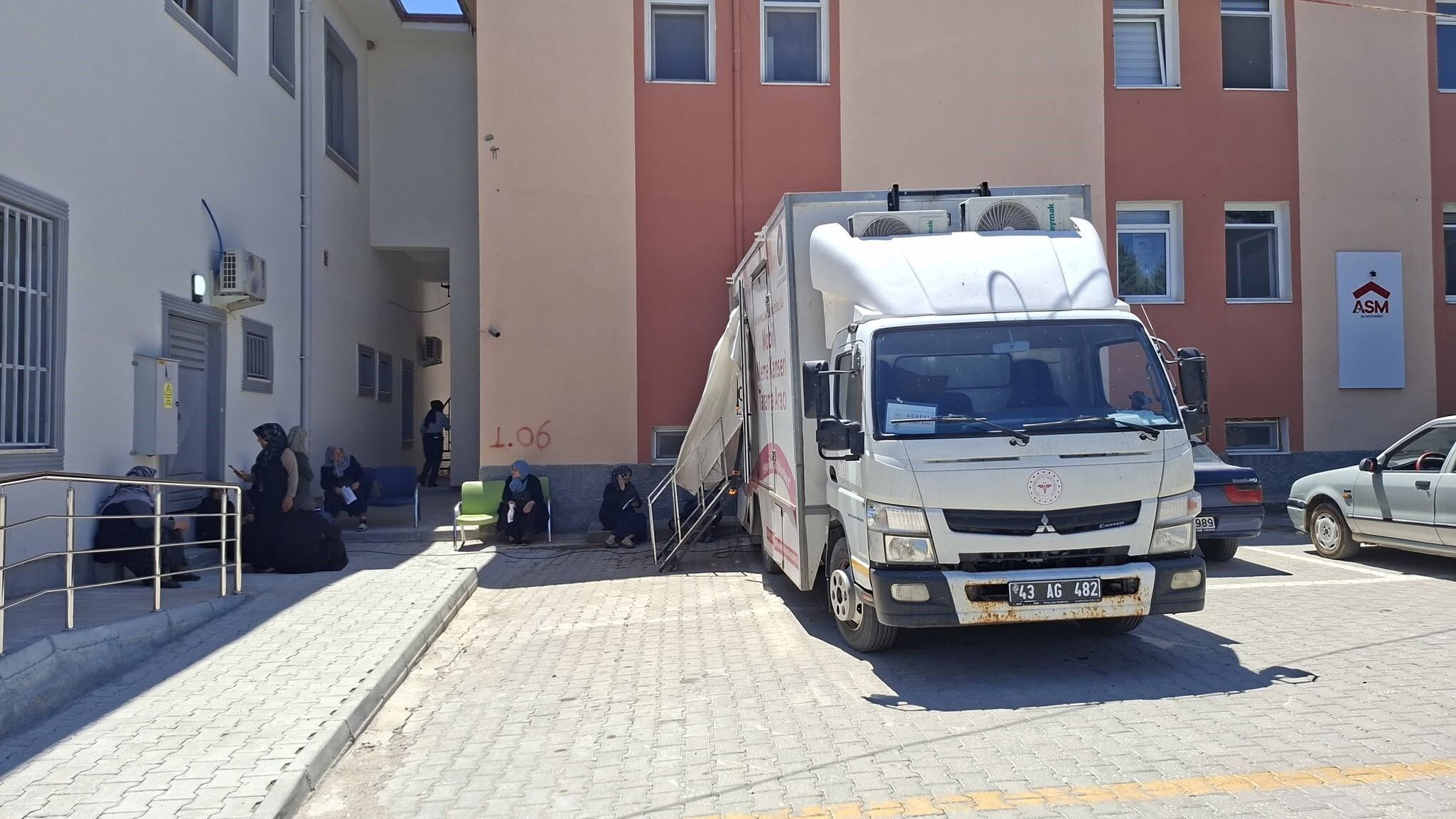 A W750877 02