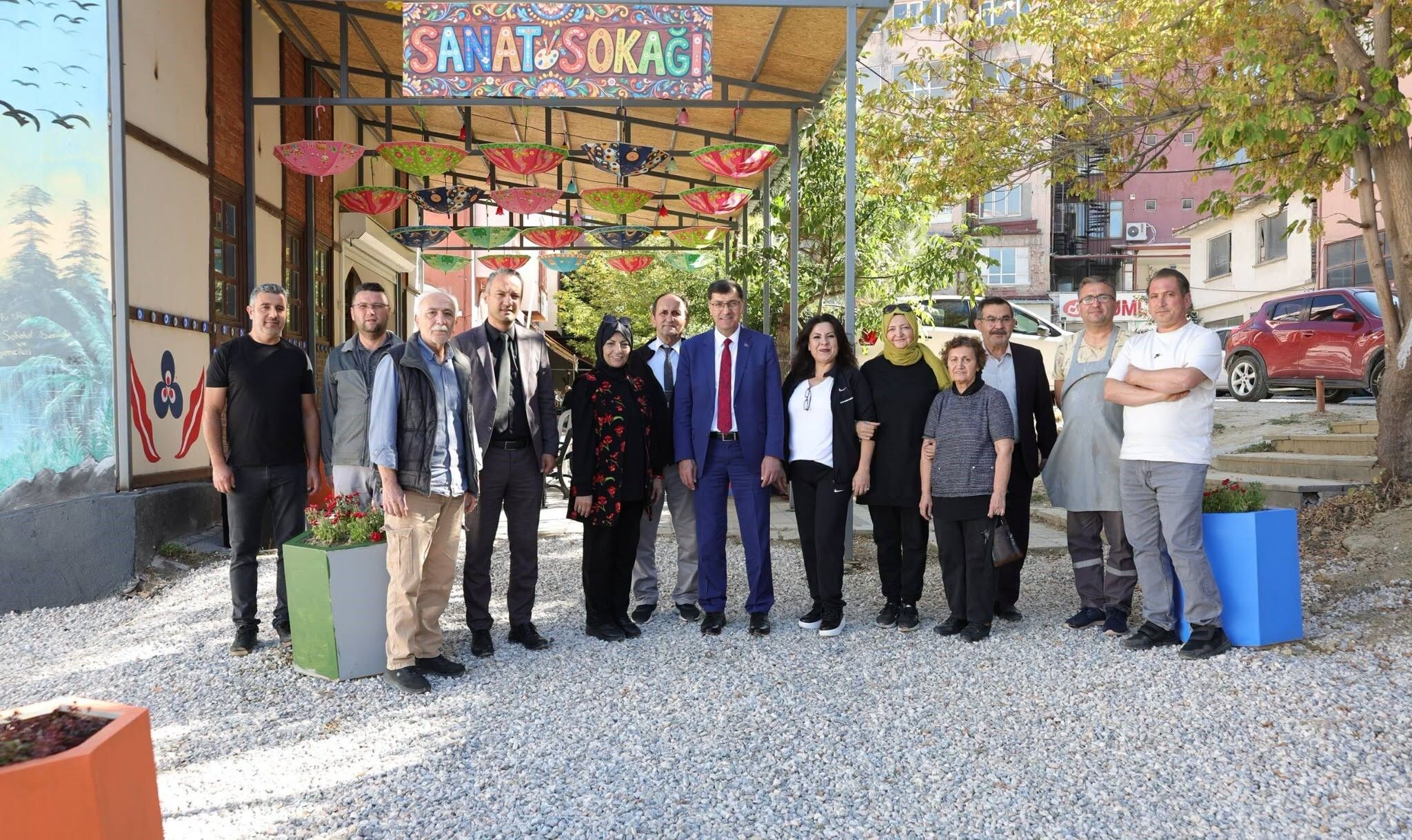 Başkan Kahveci, Sanat Sokağı'nda sanatçılarla buluştu