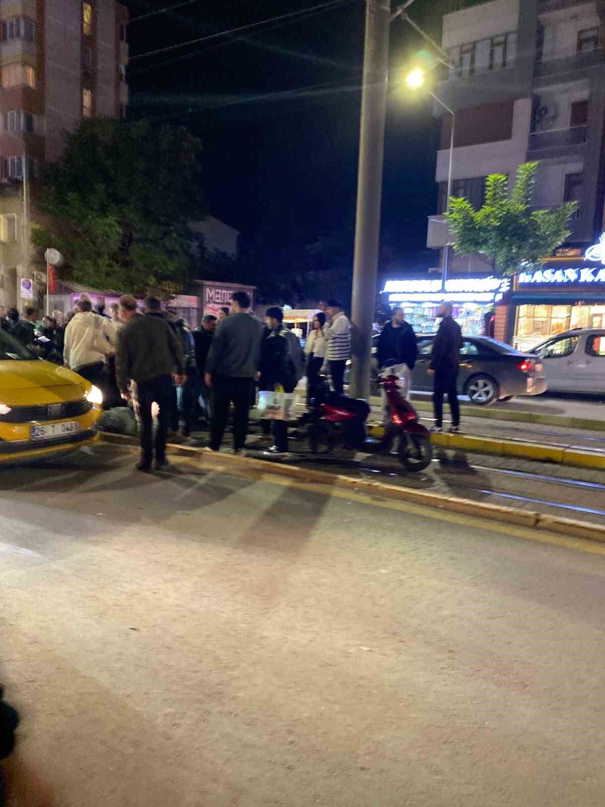 Motosikletin çarptığı yaya ağır yaralandı