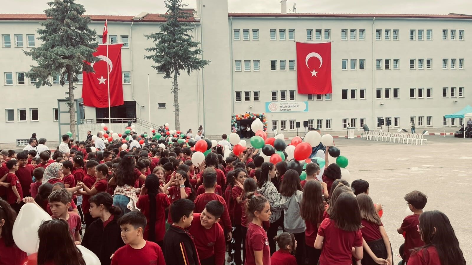 Tavşanlı'da İlköğretim Haftası Kutlama Programında coşkulu anlar yaşandı