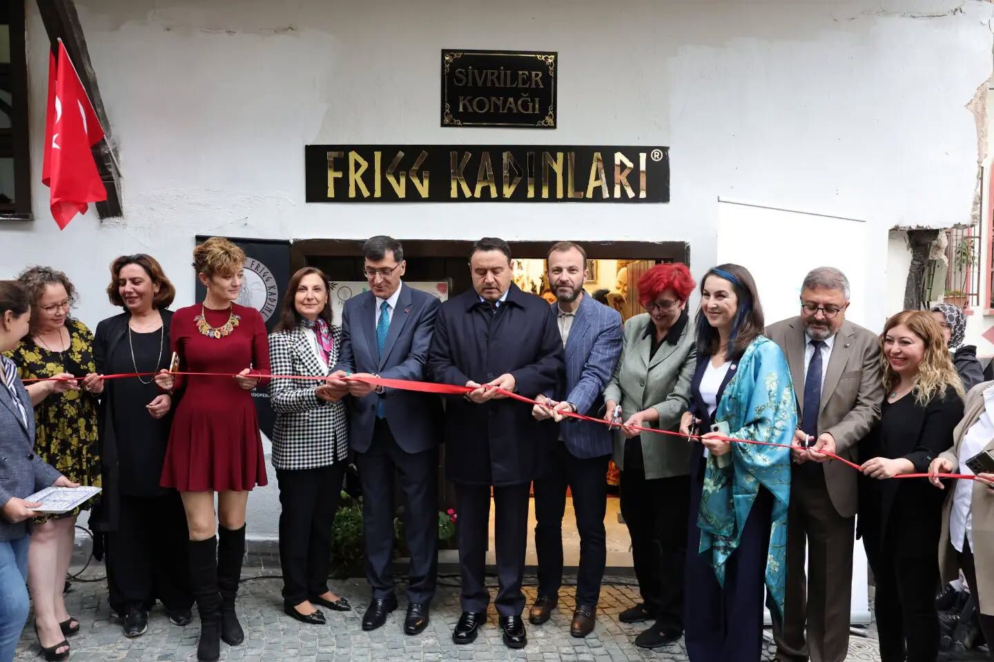 Kütahya'da kadın emeğinin yeni yuvası kapılarını açtı