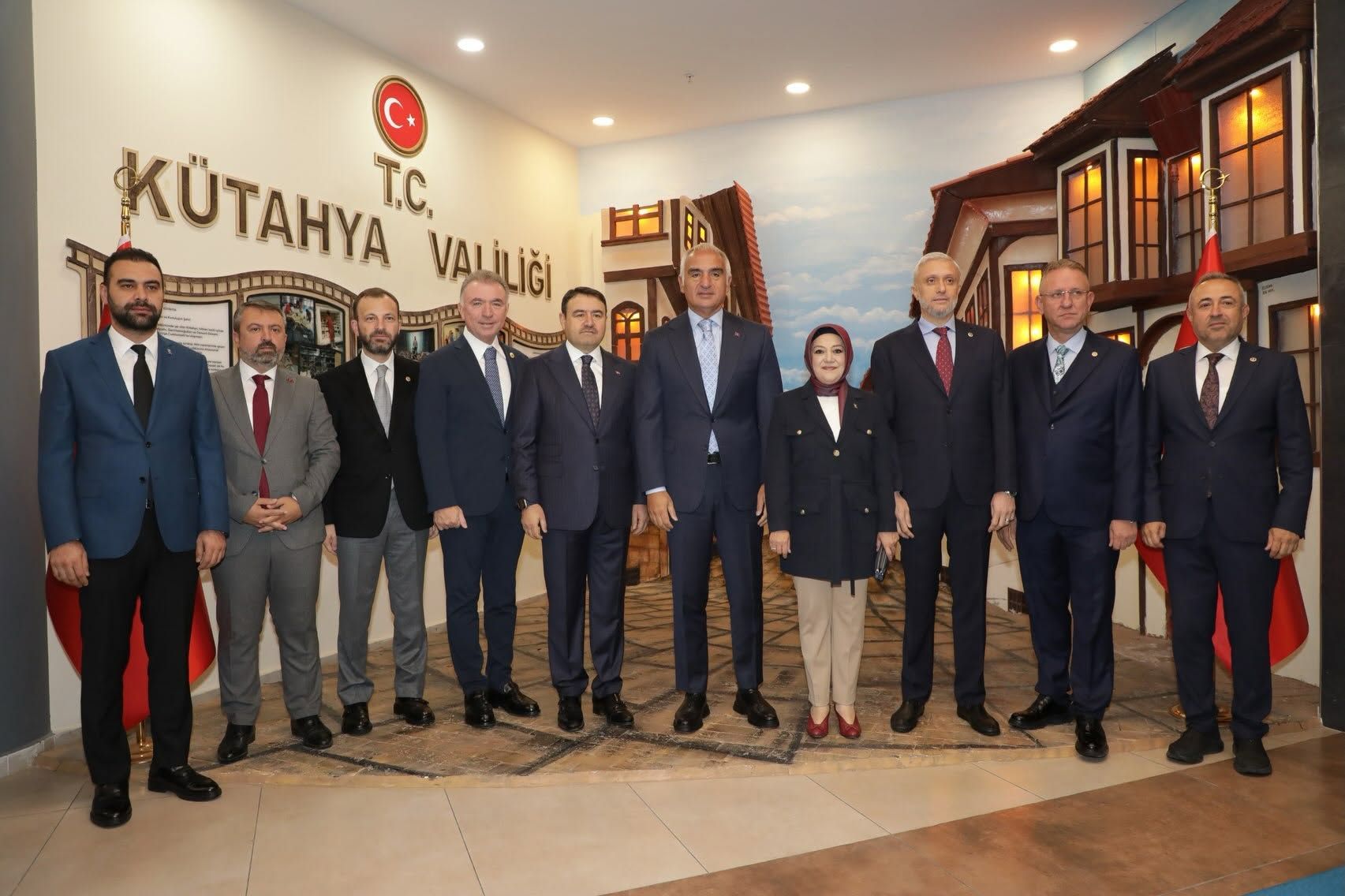 Kültür ve Turizm Bakanı Mehmet Nuri Ersoy, Vali Işın ile bir araya geldi