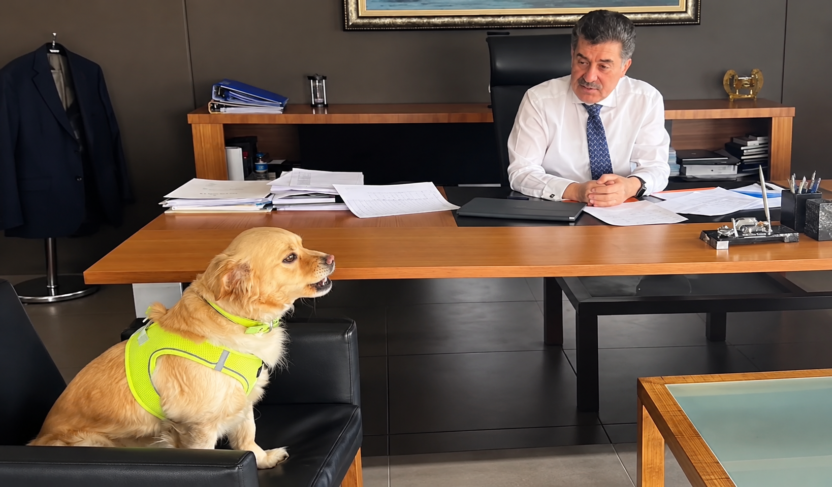 Bakan Yardımcısı Cantimur’un Gündemi Değişti! Bu Kez Randevu İsteyen Kuki Oldu